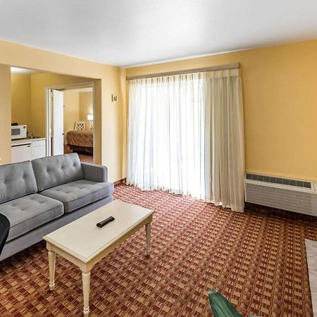 Quality Inn & Suites Capitola By The Sea Exterior photo