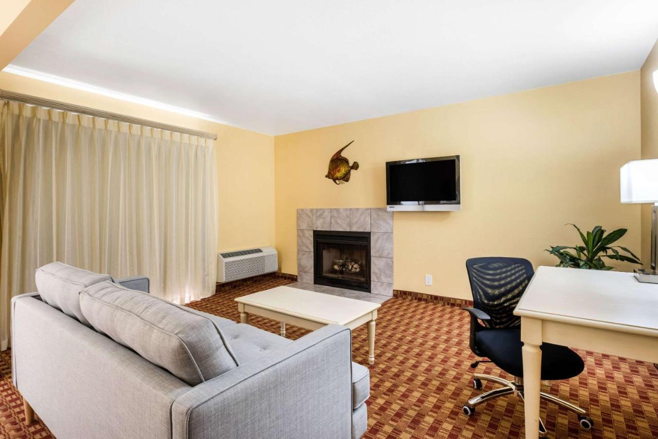 Quality Inn & Suites Capitola By The Sea Exterior photo