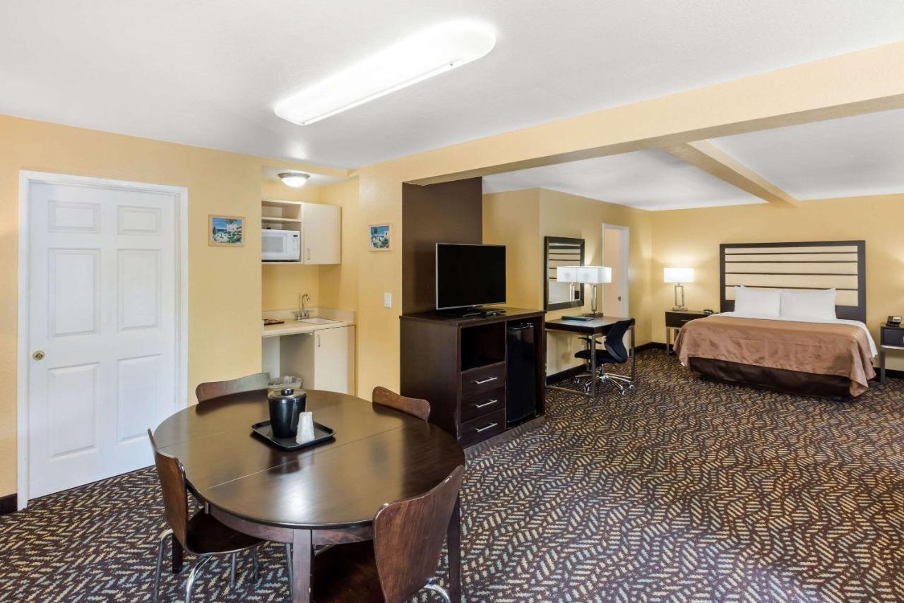 Quality Inn & Suites Capitola By The Sea Exterior photo