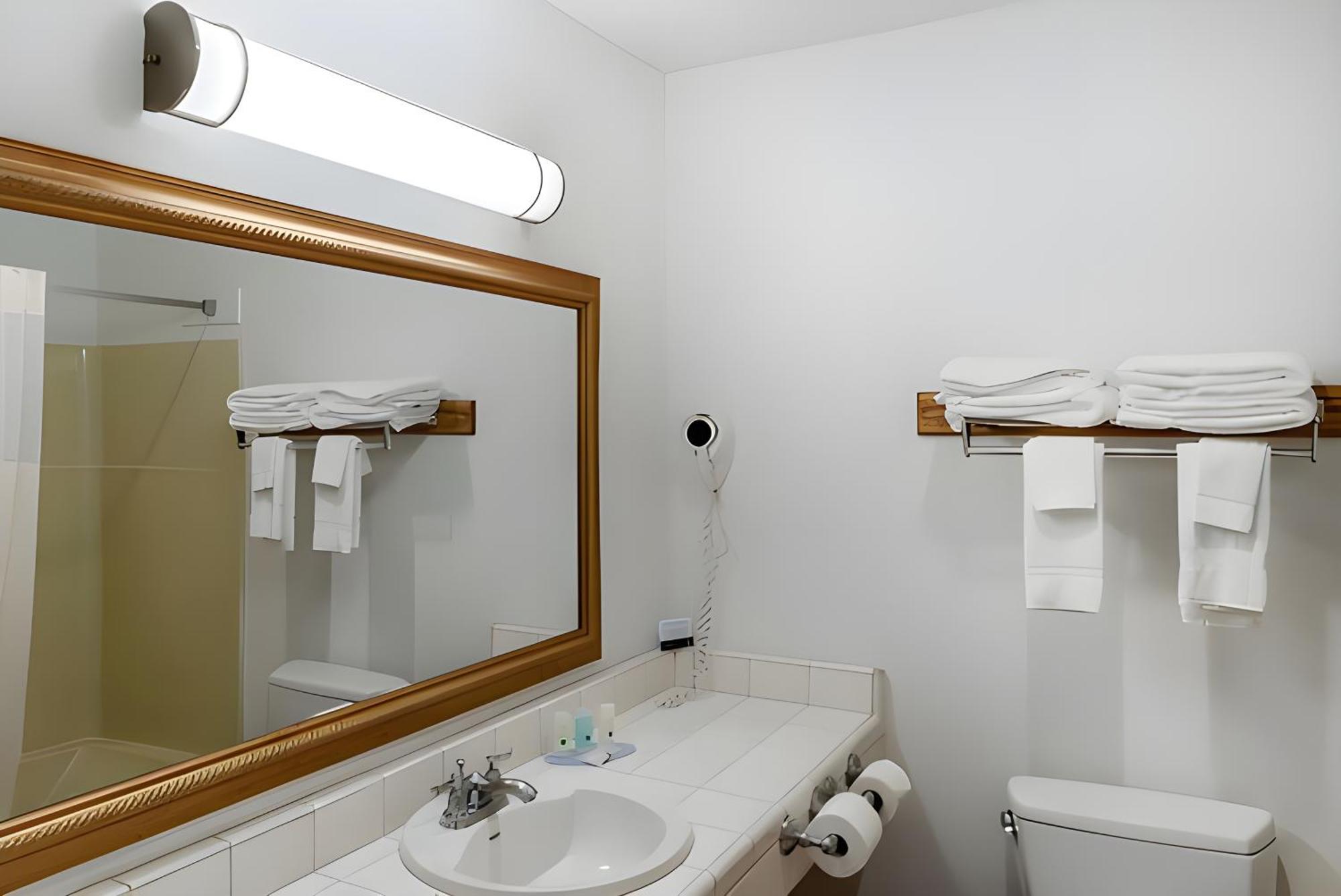 Quality Inn & Suites Capitola By The Sea Exterior photo