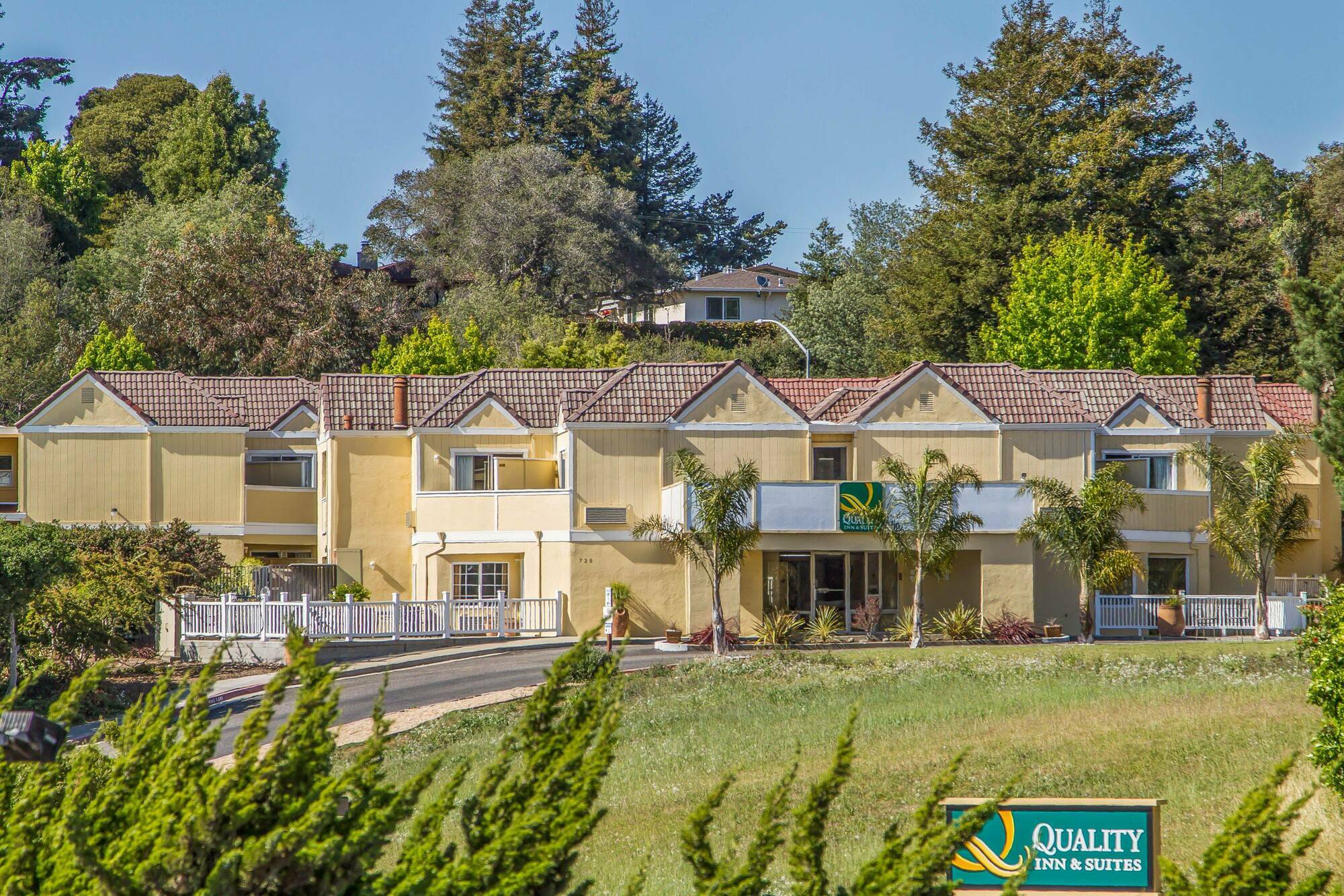 Quality Inn & Suites Capitola By The Sea Exterior photo